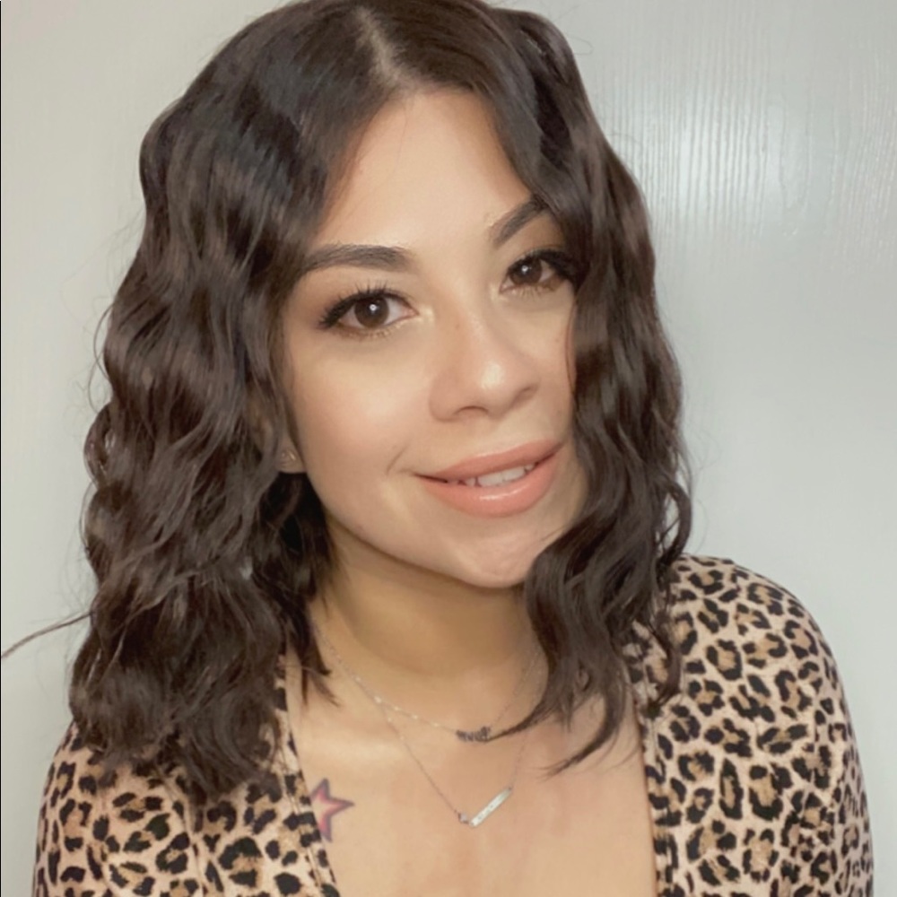 Meet your Posher, Alondra